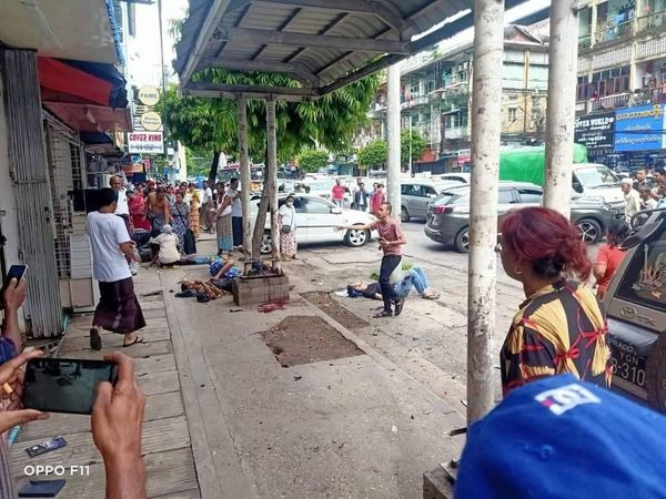 ဘားလမ်းကားမှတ်တိုင်ဗုံး​ပေါက်ကွဲမှု