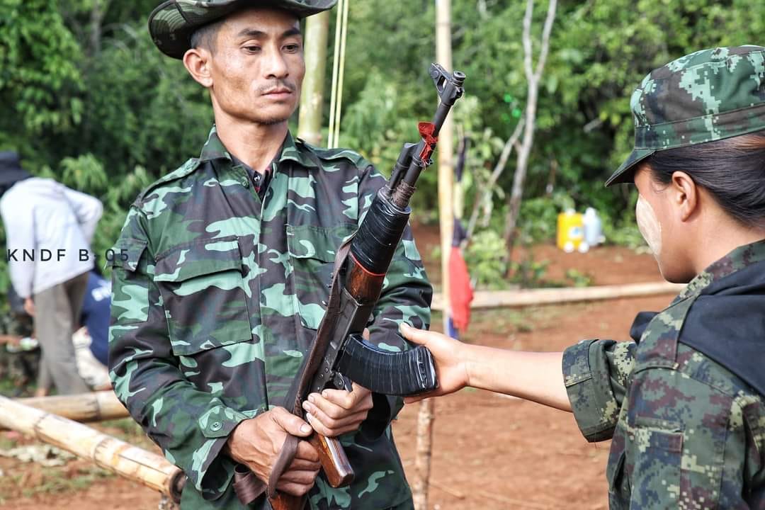 ဓာတ်ပုံ - KNDF B- 5