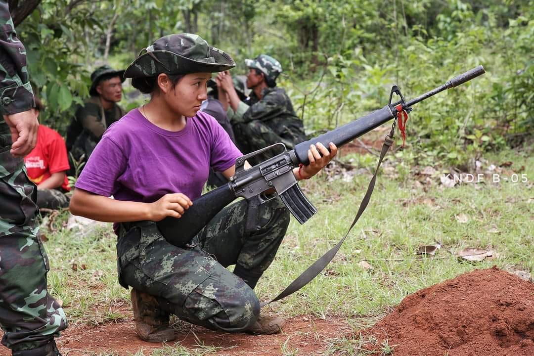 ဓာတ်ပုံ - KNDF B- 5