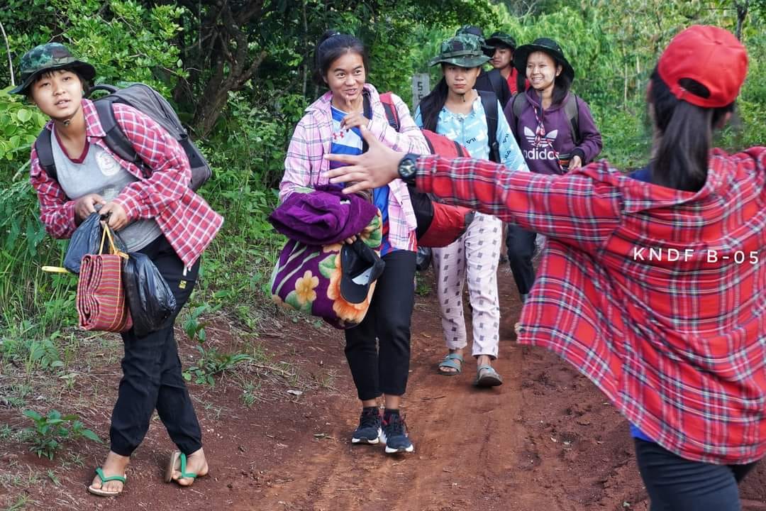 ဓာတ်ပုံ - KNDF B- 5