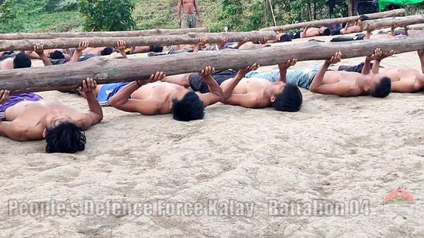 Kalay PDF တပ်ရင်းတပ်ရင်း(၄)ရဲဘော်များအား တွေ့ရစဥ်