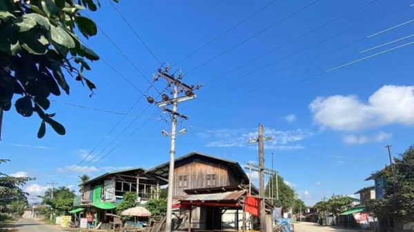 (မဲဇာရွာတစ်နေရာအား တွေ့ရစဥ်၊ ပုံအဟောင်းကို အသုံးပြုထားပါသည်)