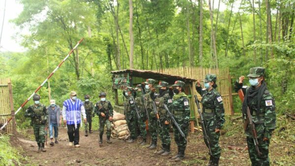 ရှေ့တန်းစခန်းသိူ့သွားရောက်ခဲ့သော NUG ပြည်ထောင်စုဝန်ကြီးချုပ်