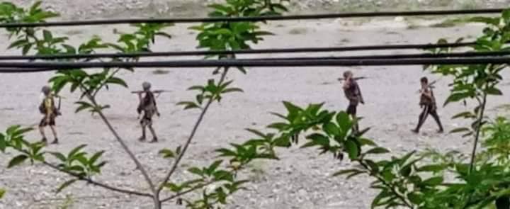 (ခြေကျင်တောနင်းစစ်ကြောင်းထိုးနေသော စစ်ကောင်စီတပ်များ၊ ဓာတ်ပုံ - CJ)