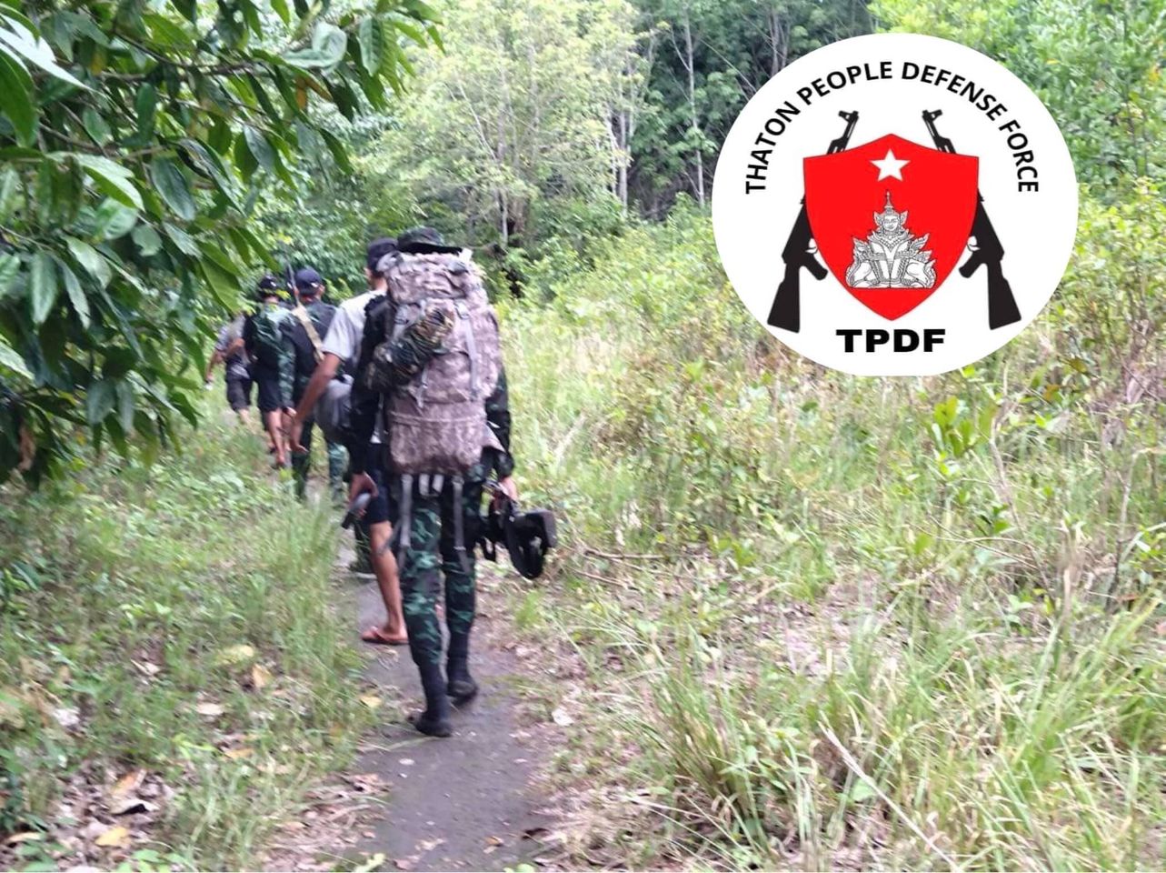 (သထုံ PDFမှ ရဲဘော်များကို ‌ရှေ့တန်းတစ်နေရာ၌ တွေ့ရစဥ်)