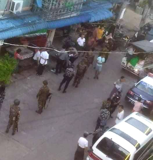 (လှိုင်မြို့နယ် (၁)ရပ်ကွက်အတွင်း စစ်ကောင်စီတပ်များ ဝင်မွှေနေစဥ် - ပုံဟောင်း)