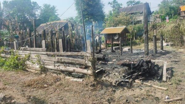 ကျော(ကပစ)မှ ထွက်လာသည့် စစ်ကောင်စီယာဉ်တန်း ထီးလင်းရှိ ရွာအချို့မှ နေအိမ်၊စပါးကျီနှင့် ဆိုင်ကယ်များ မီးရှို့ဖျက်ဆီးသွား