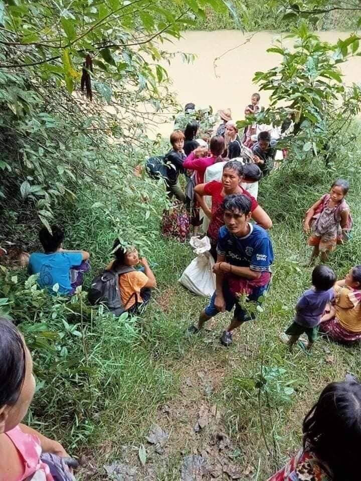 (စစ်ကောင်စီတပ်၏ အကြမ်းဖက်မှုကြောင့်စစ်ကိုင်းတိုင်နှင့်ကရင်ပြည်နယ်မှ စစ်ရှောင်ပြည်သူများ)