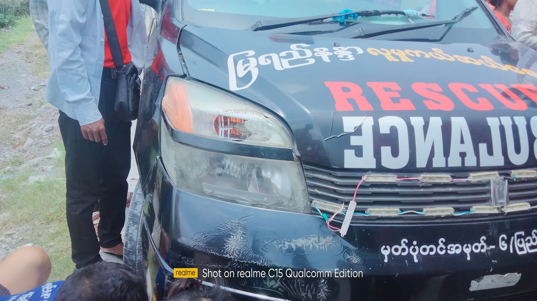 မန္တလေးမှာ ပိုက်ဆံနဲ့ဖုန်းလုပြီးဆိုင်ကယ်နဲ့ထွက်ပြေးသူကို ကားနဲ့တိုက်ဖမ်း
