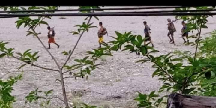 (​ခြေကျင်တောနင်းစစ်ကြောင်းထိုးနေသော စစ်ကောင်စီတပ်များ၊ ဓာတ်ပုံ - CJ)