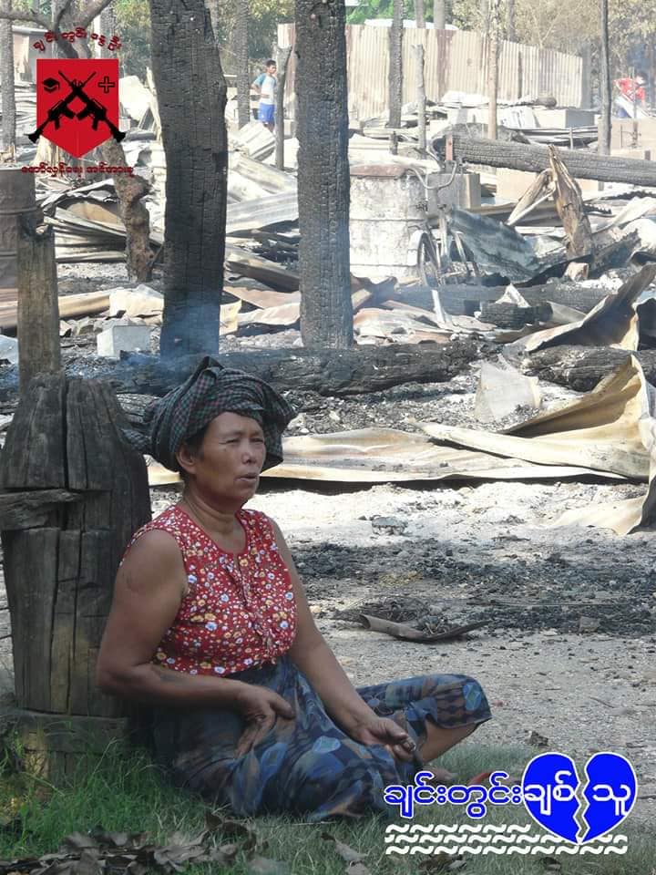 အကြမ်းဖက်စစ်တပ်က မီးရှို့ဖျက်ဆီးထားသောပြည်သူ့အိမ်များ။ ။ဓါတ်ပုံ-CJ