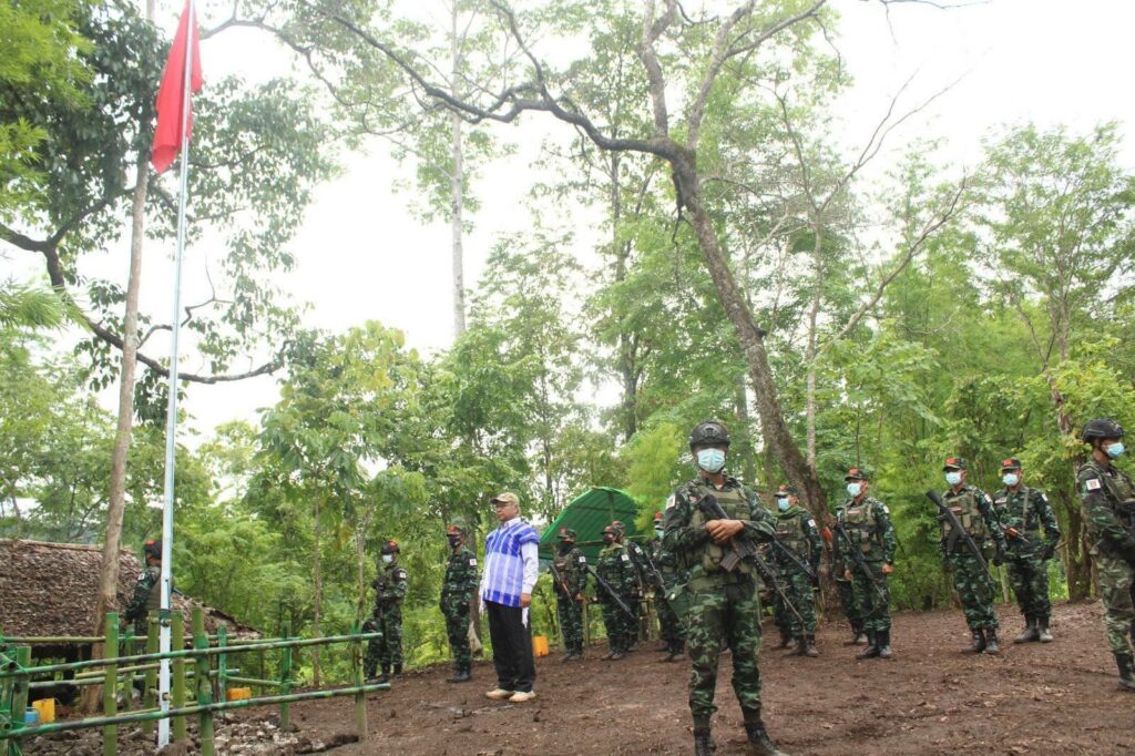ရှေ့တန်းစခန်းသိူ့သွားရောက်ခဲ့သော NUG ပြည်ထောင်စုဝန်ကြီးချုပ်