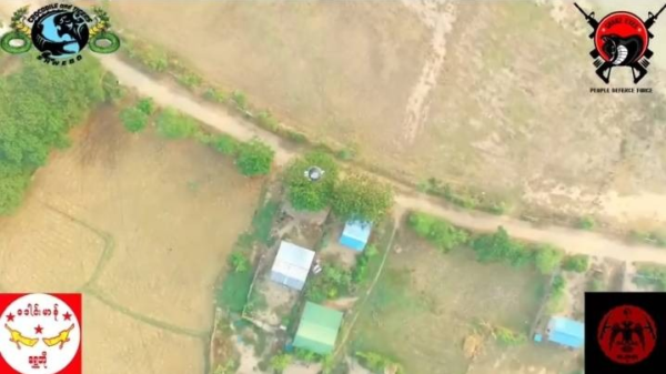 (ဧပြီ ၁၃ ရက်က ဇီးဖြူကုန်းကျေးရွာရှိ အကြမ်းဖက်စစ်တပ်နှင့် ပျုစောထီးများအား ဒရုန်းဖြင့် တိုက်ခိုက်ခဲ့စဥ်။)