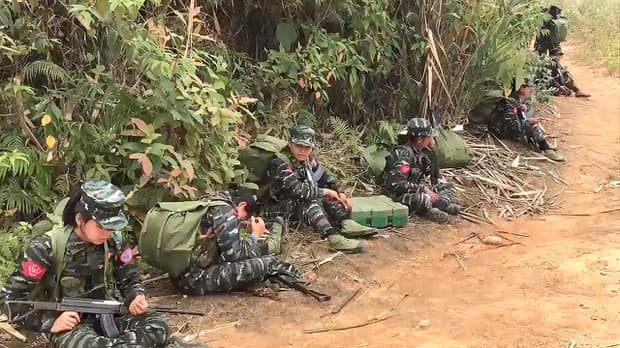 ရက္ခိုင့်တပ်တော် (AA) တပ်ဖွဲ့ဝင်တွေကို ၂၀၁၇က တွေ့ရစဥ်