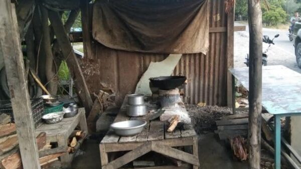 ရာအိမ်မှူးပစ်သတ်ခံရတဲ့အကြော်ဆိုင်