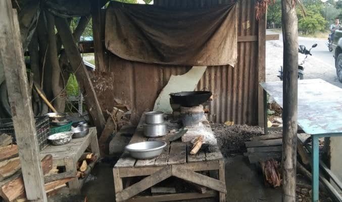 ရာအိမ်မှူးပစ်သတ်ခံရတဲ့အကြော်ဆိုင်