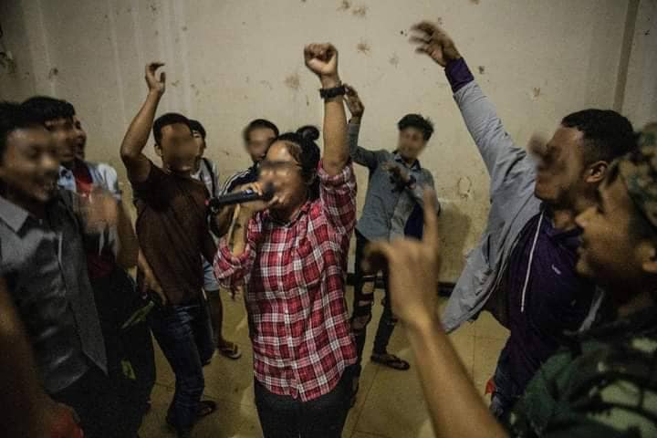 လက်နက်ခဲယမ်းများနှင့် ပြည်သူ့ဘက်ပူးပေါင်းလာသည့် ရဲနှင့် စစ်သားလေးဦးကို NUG ကာကွယ်ရေးဝန်ကြီးဌာန ဆုငွေပေးအပ်