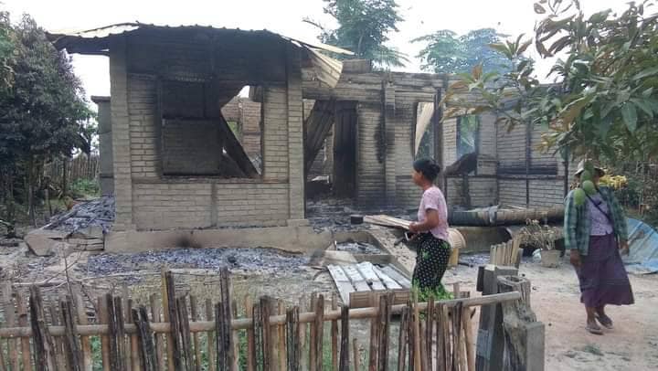ကန့်ဘလူနယ်မြောက်ခြမ်းတွင် စစ်ကောင်စီတပ် မီးရှို့