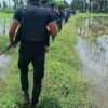 (Ye-U Urban Guerrilla အဖွဲ့မှ ရဲဘော်များအား တွေ့ရစဥ်)