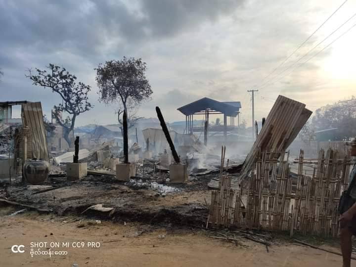 ခင်ဦးမြို့နယ် ကံသစ်ရွာကို စစ်အုပ်စု မီးရှို့ဖျက်ဆီး