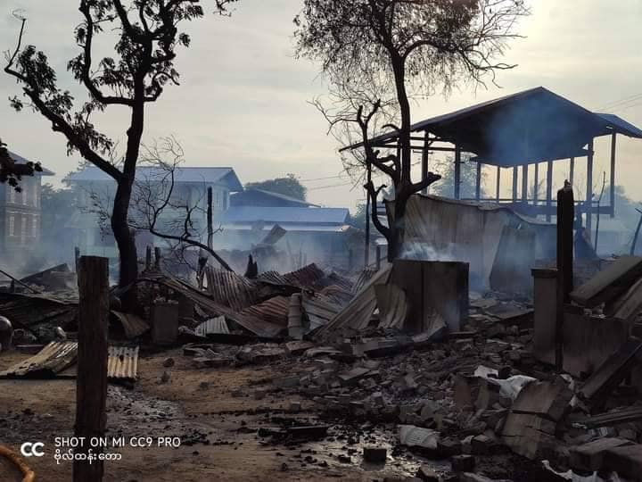 ခင်ဦးမြို့နယ် ကံသစ်ရွာကို စစ်အုပ်စု မီးရှို့ဖျက်ဆီး