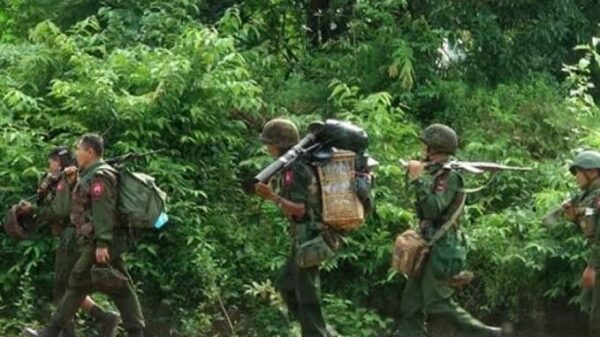 (နိုင်ငံတစ်ဝန်း တိုင်းရင်းသားလက်နက်ကိုင်အဖွဲ့များနှင့် PDFများ၏ ခုခံတွန်းလှန်စစ်အရှိန်မြှင့်လာသဖြင့်စစ်​ကောင်စီတပ် ​သေဆုံးဒဏ်ရာရမှုပိုများလာသည်။)