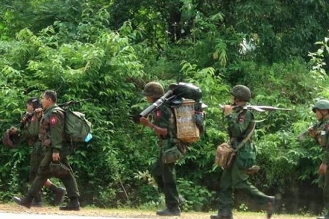 (နိုင်ငံတစ်ဝန်း တိုင်းရင်းသားလက်နက်ကိုင်အဖွဲ့များနှင့် PDFများ၏ ခုခံတွန်းလှန်စစ်အရှိန်မြှင့်လာသဖြင့်စစ်​ကောင်စီတပ် ​သေဆုံးဒဏ်ရာရမှုပိုများလာသည်။)