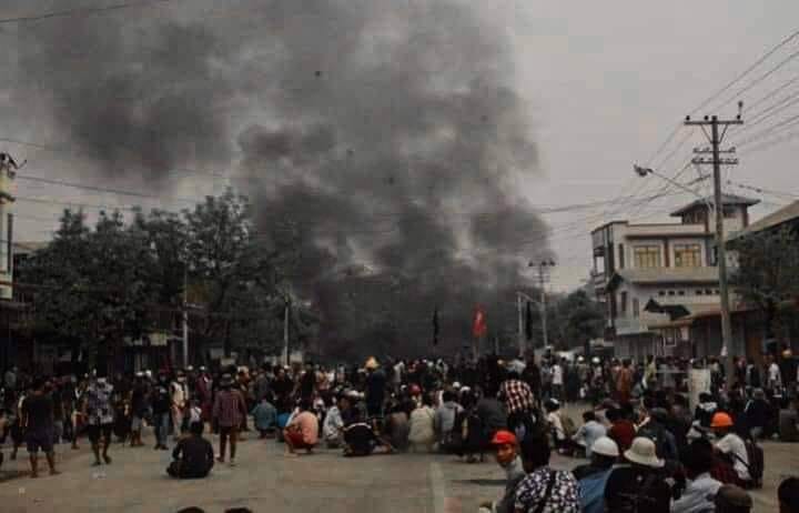(၂၀၂၁က က​လေးမြို့ တာဟန်းရပ်ကွက်သပိတ်ကို အာဏာသိမ်းစစ်​ကောင်စီတပ် ဖြိုခွင်း​နေစဥ်၊ ဓာတ်ပုံ - CJ)