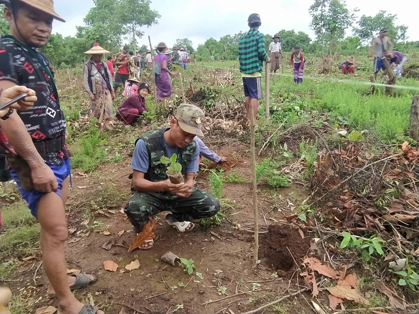 ကရင်အမျိုးသားလွတ်မြောက်ရေးအတွက် အသက်စွန့်တိုက်ခဲ့သူတွေကို သစ်ပင်စိုက်ပြီး ဂုဏ်ပြု