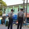 (​တောင်ဒဂုံမြို့နယ်တွင် စစ်​ကောင်စီလက်ပါး​စေရဲများ စစ်​ဆေးမှုပြုလုပ်​နေသည်ကို ​တွေ့ရစဥ်၊ ပုံအ​ဟောင်းကို အသုံးပြုထားပါသည်)