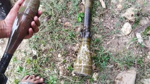 (စစ်​ကောင်စီတပ်ပစ်ခတ်ခဲ့​သောကျည်အချို့နှင့် ကျန်ခဲ့​​သောလက်နက်အစိတ်အပိုင်းအချို့ ။ဓါတ်ပုံ-SNL LPDF)