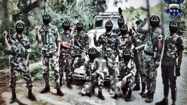 (မြောင်မြို့နယ် ပြည်သူ့ကာကွယ်ရေးတပ် MRA ရဲဘော်များအား တွေ့ရစဥ်။ ။ဓါတ်ပုံ-MRA)