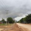 (စစ်ကိုင်းတိုင်း တန့်ဆည်မြို့နယ် ချောင်းရိုးရွာအတွင်း မေလ ၂၀ ရက် မွန်းလွဲပိုင်းက မီးလောင်နေသည်ကို အဝေးမှ တွေ့မြင်ရစဉ်။ ဓာတ်ပုံ - ရေဦးမြို့နယ် ပြည်သူ့ကာကွယ်ရေးအဖွဲ့)
