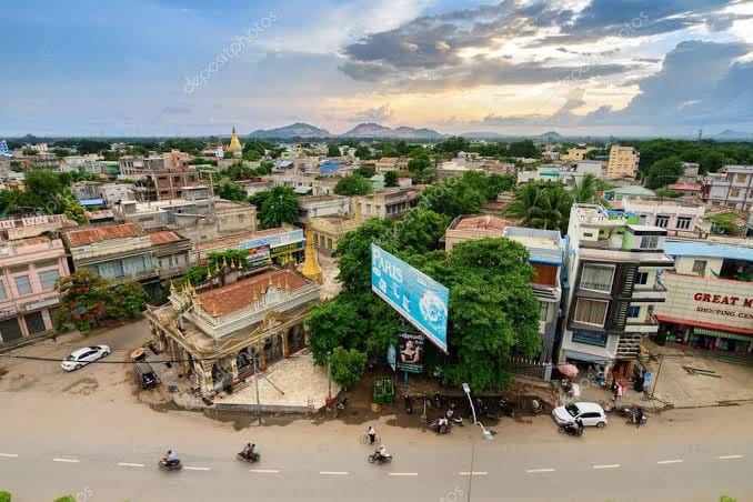 (မုံရွာမြို့လယ်တစ်​နေရာ-ပုံအ​ဟောင်းဖြစ်ပါသည်။ ဓါတ်ပုံ-CJ)