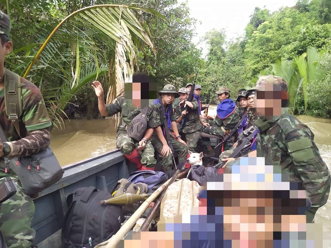 (ဇွန် ၆ ရက်တိုက်ပွဲအပြန်​ဒေသခံကာကွယ်​ရေးတပ်ဖွဲ့ဝင်များ။ ဓါတ်ပုံ-CJ)