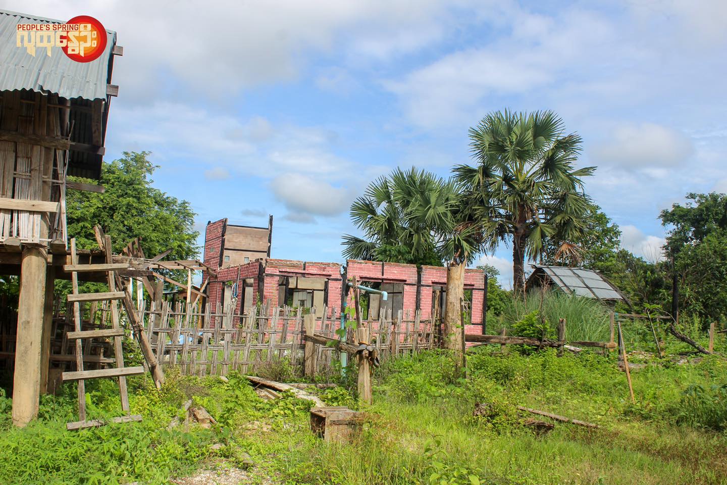 စစ်ကောင်စီတပ်မီးရှို့ဖျက်ဆီးခဲ့သောနေအိမ်အချို့