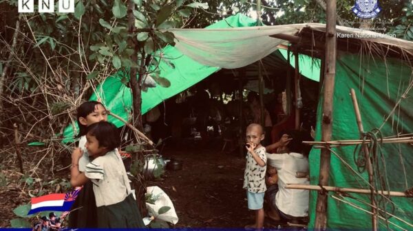 တိုက်ပွဲတွေကြောင့် ကျေးရွာ ၁၁ ရွာက ကို်ယ်ထူကိုယ်ထကျောင်းတွေ ပိတ်သိမ်း ရွှေ့ပြောင်းရ