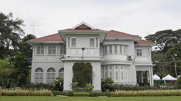 ဓာတ်ပုံ − ရိုက်တာ