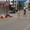 (၂၀၂၁ မေလ၂၀ရက်က အဆိုပါ မီးပွိုင့်တွင် ပေါက်ကွဲမှုဖြစ်ပြီးနောက်တွေ့ရသော ပုံအဟောင်းကို အသုံးပြုထားပါသည်)