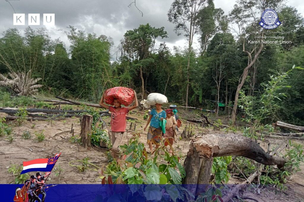 (ညောင်လေးပင်ခရိုင်၊ကျောက်ကြီးမြို့နယ်ရှိ ကျေးရွာများအတွင်းသို့ အာဏာသိမ်းအကြမ်းဖက်စစ်ကောင်စီမှ ရည်ရွယ်ချက်ရှိရှိ လက်နက်ကြီးများ ပစ်ခတ်ခြင်းကြောင့် ကျေးရွာပေါင်း(၁၁)ရွာမှ ကိုယ်ထူကိုယ်ထ ပညာရေးကျောင်းများ ပိတ်သိမ်းကာ ရွှေ့ပြောင်းတိမ်းရှောင်နေရသော ဒေသခံများကို ဇွန်လ၂၉ရက်က တွေ့ရစဥ်၊ ဓာတ်ပုံ - 𝗞𝗮𝗿𝗲𝗻 𝗡𝗮𝘁𝗶𝗼𝗻𝗮𝗹 𝗨𝗻𝗶𝗼𝗻)