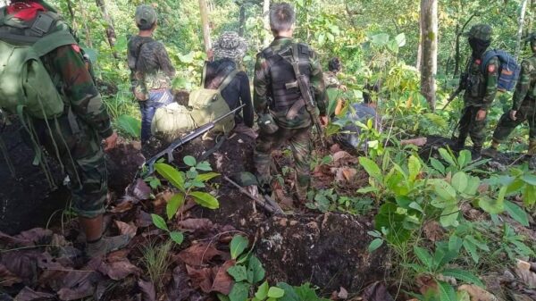 (People’s Defence Force-Combat Engineer Unit စစ်မြေပြင်အင်ဂျင်နီယာတပ် တပ်ဖွဲ့ဝင်များ။ ဓါတ်ပုံ-CEU)
