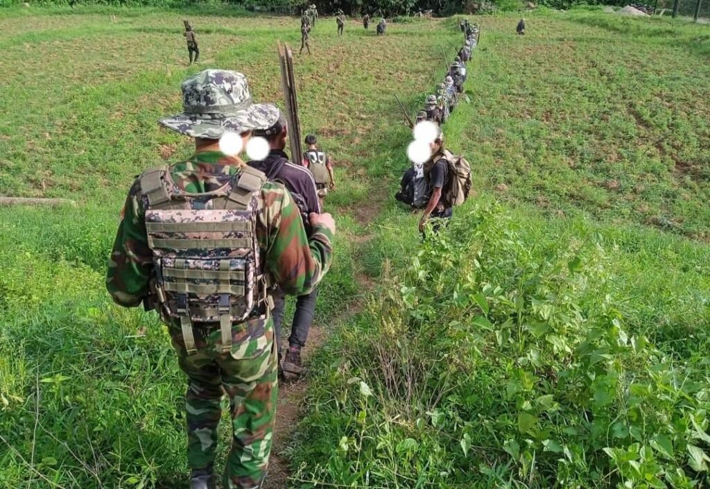 (People’s Defence Force-Combat Engineer Unit စစ်မြေပြင်အင်ဂျင်နီယာတပ် တပ်ဖွဲ့ဝင်များ။ ဓါတ်ပုံ-CEU)