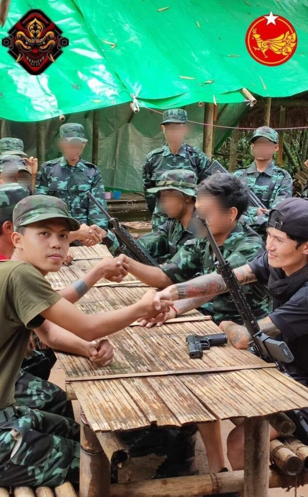 (တော်လှန်ရေးနှစ်ဖွဲ့မှ မဟာမိတ်အဖြစ်ပူးပေါင်းရန်တွေ့ဆုံဆွေးနွေးကြစဥ် ။ ။ဓါတ်ပုံ-ရေးဘီလူး)
