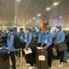 (​တောင်ကိုရီးယားနိုင်ငံသို့ သွား​ရောက်အလုပ်လုပ်ကိုင်​သော မြန်မာလုပ်သားများအား ​တွေ့ရစဥ်၊ ဓာတ်ပုံ - POEA-EPS)