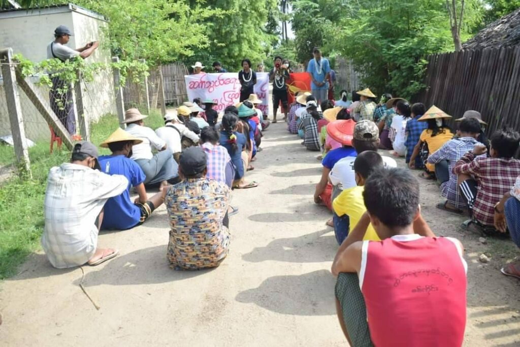 "လူထုအားဖြင့် အောင်ပွဲဆီ ချီတက်ကြ"ဟု ကြွေးကြော်ခဲ့သည့် ရွာပေါင်းစုံသပိတ်