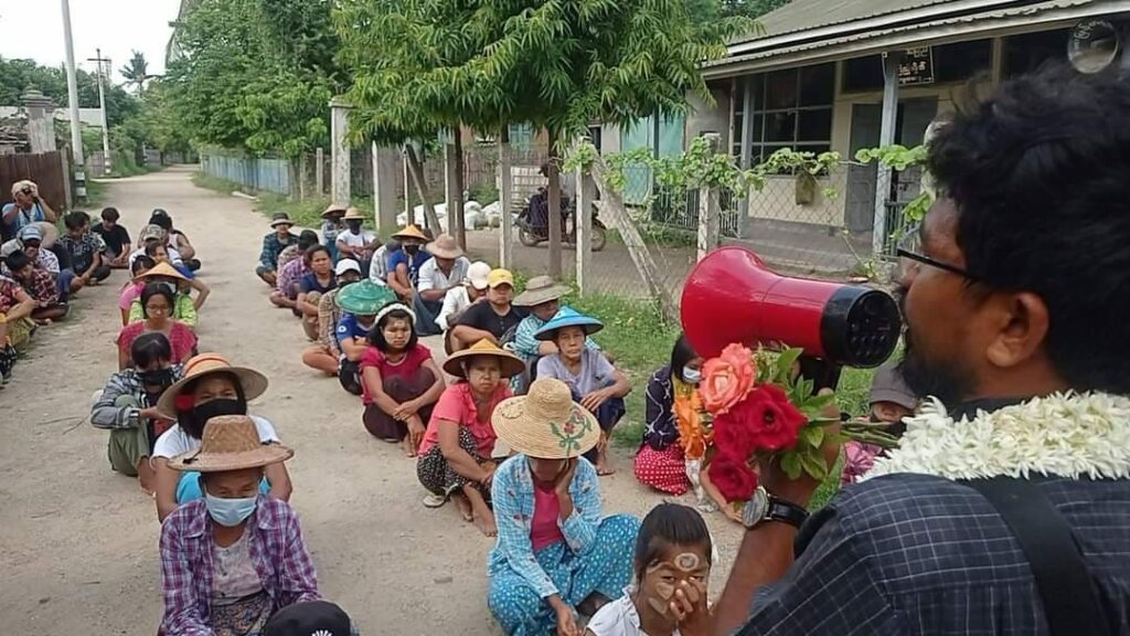 "လူထုအားဖြင့် အောင်ပွဲဆီ ချီတက်ကြ"ဟု ကြွေးကြော်ခဲ့သည့် ရွာပေါင်းစုံသပိတ်