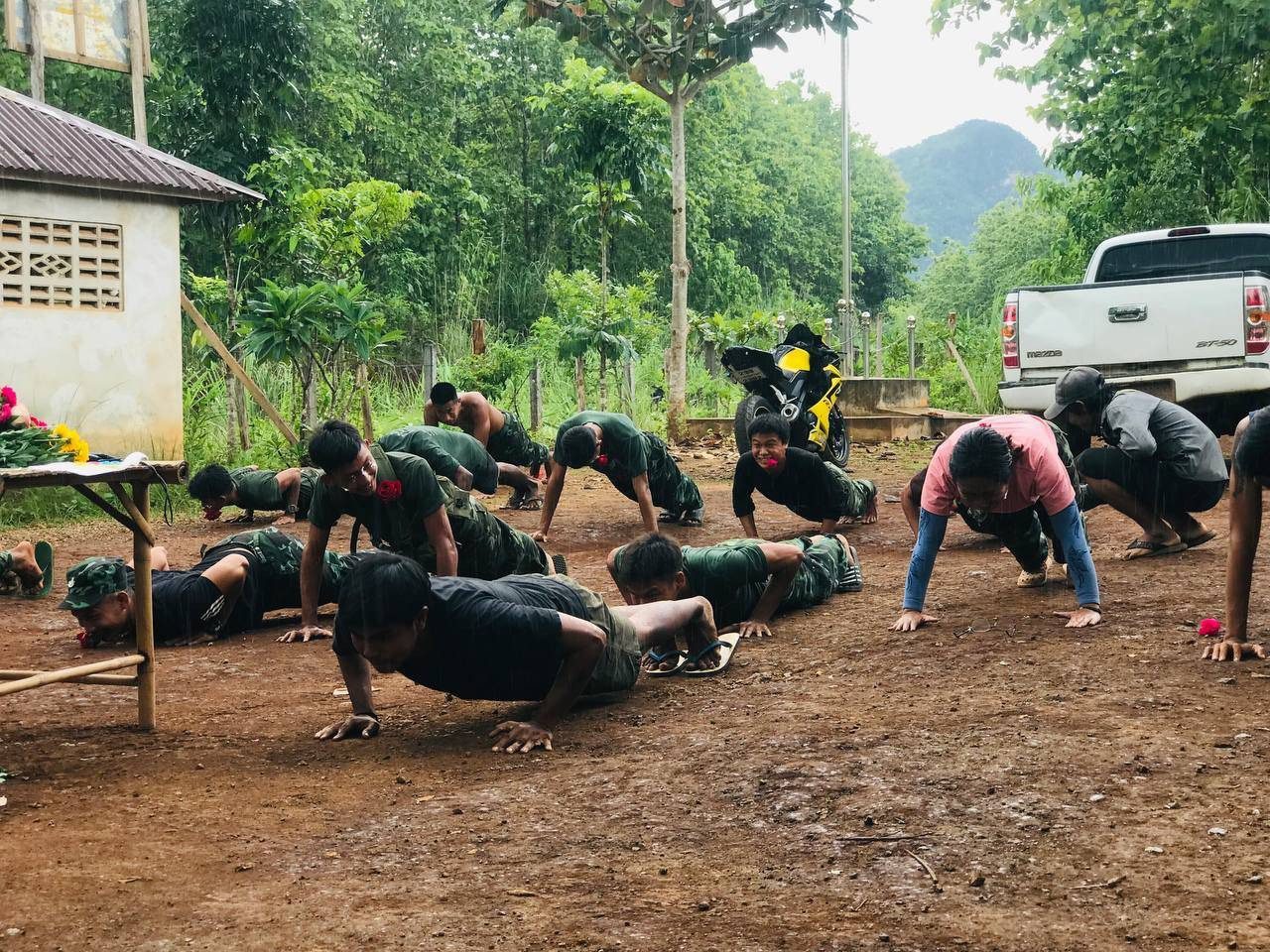 နဂါးနီစစ်ကြောင်း တပ်ခွဲ(၁)ရဲဘော်များ