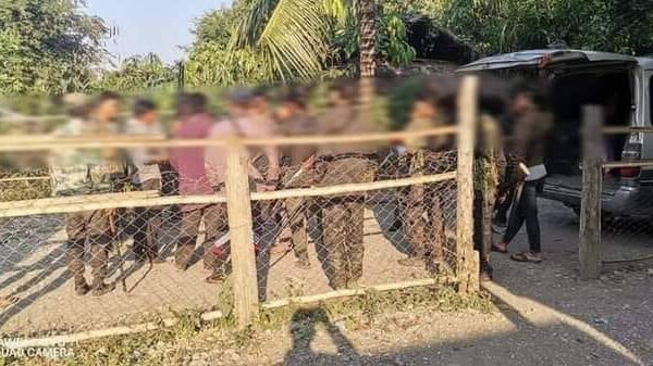 (NUG အစိုးရ၊ ပြည်ထဲရေးနှင့် လူဝင်မှုကြီးကြပ်ရေးဝန်ကြီးဌာနအောက်ရှိ KPS ရဲတပ်ဖွဲ့ဝင်များ နယ်မြေကွင်းဆင်းဆောင်ရွက်နေစဥ်)