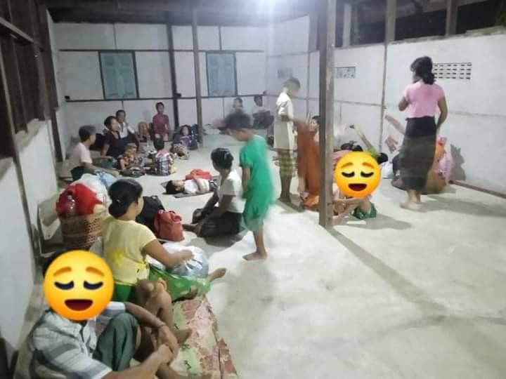 (ထွက်ပြေးတိမ်းရှောင်လာသည့် ဒီပဲယင်းမြို့နယ်အတွင်းရှိ ကျေးရွာများမှ ဒေသခံများအား တွေ့ရစဥ်။ ။ဓါတ်ပုံ-ဒီပဲယင်းမြို့နယ်ညီနောင်များအဖွဲ့)