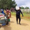 (ကရင်နီပြည်ရဲ(KSP)အမှတ် (၅)နယ်မြေရဲစခန်းမှ ရဲတပ်ဖွဲ့ဝင်အချို့ အများပြည်သူဝန်ဆောင်မှုလုပ်ငန်းများဆောင်ရွက်နေစဥ် ၊ ဓာတ်ပုံ - KSP)